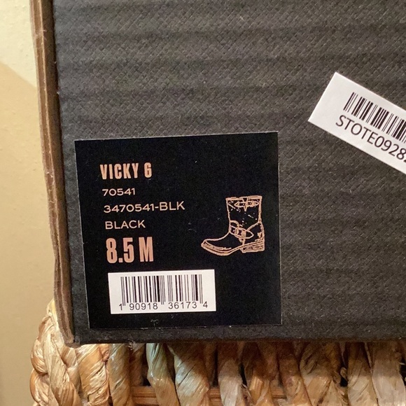 BNIB FRYE Boots 8.5B - Picture 2 of 9